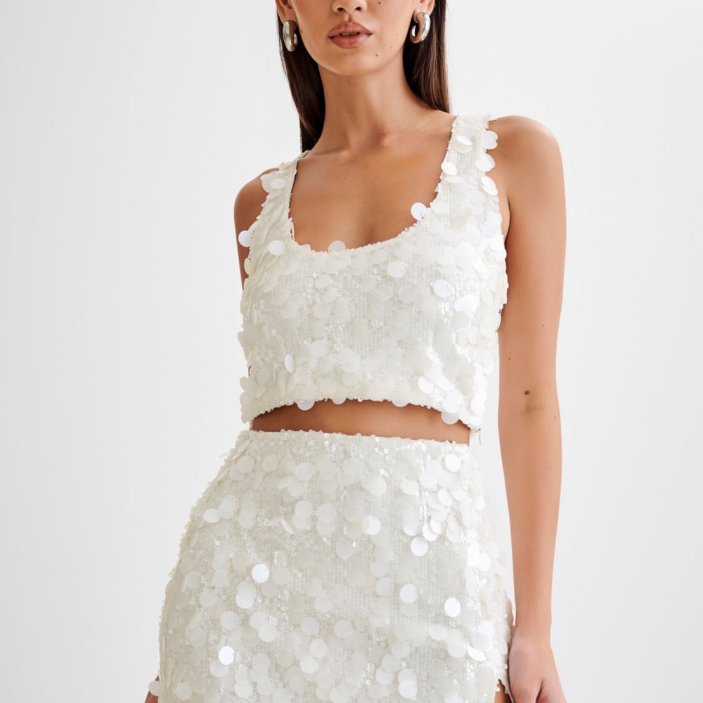 Chic White Sequin Crop Top and Skirt Set